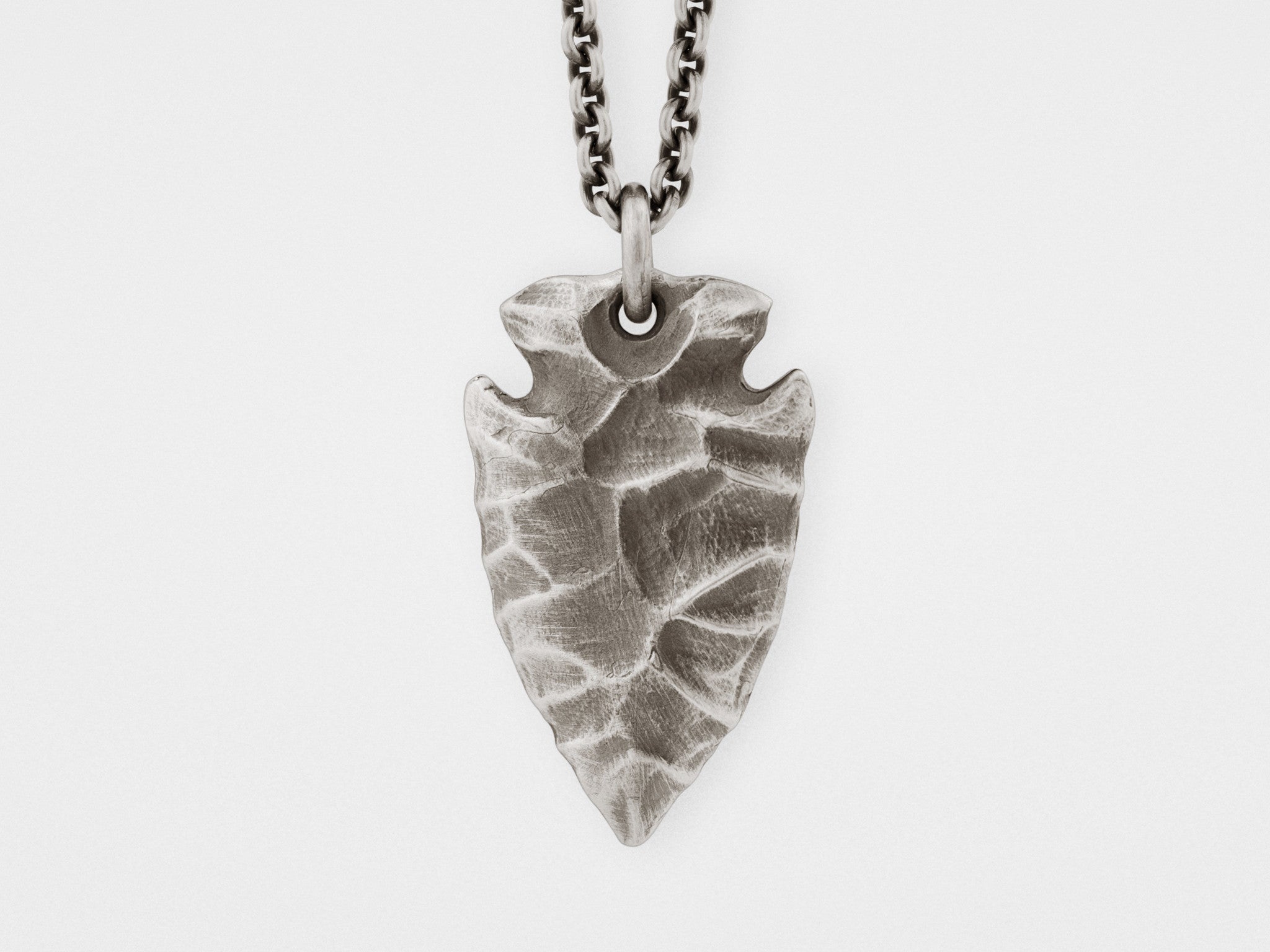 Pfeilspitzenanhänger aus Silber